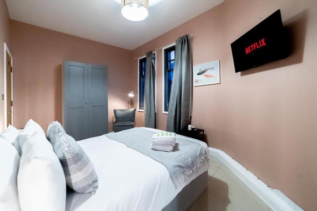 2 Bedroom Apartment Londra Dış mekan fotoğraf