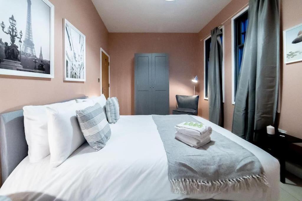 2 Bedroom Apartment Londra Dış mekan fotoğraf