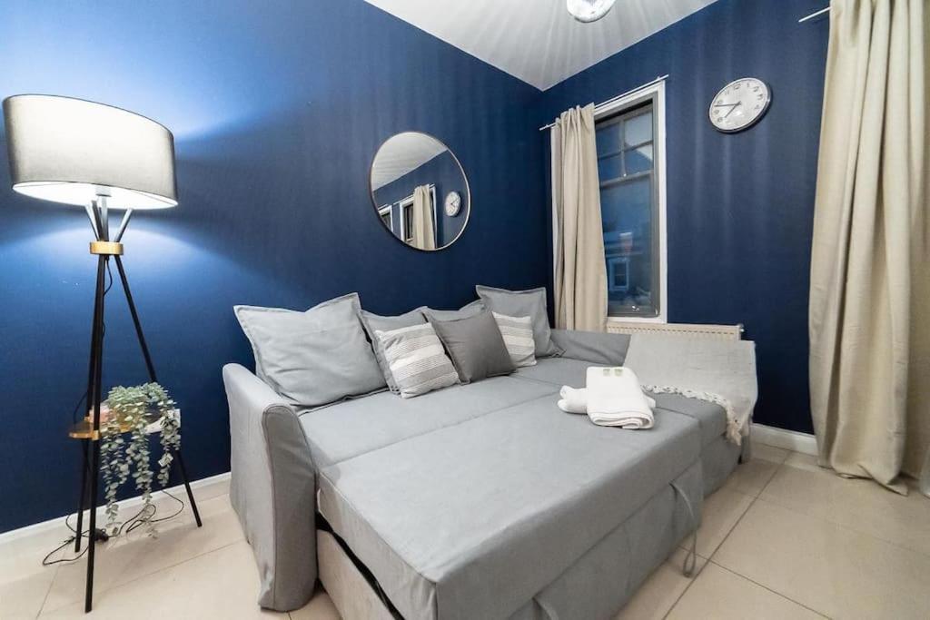 2 Bedroom Apartment Londra Dış mekan fotoğraf